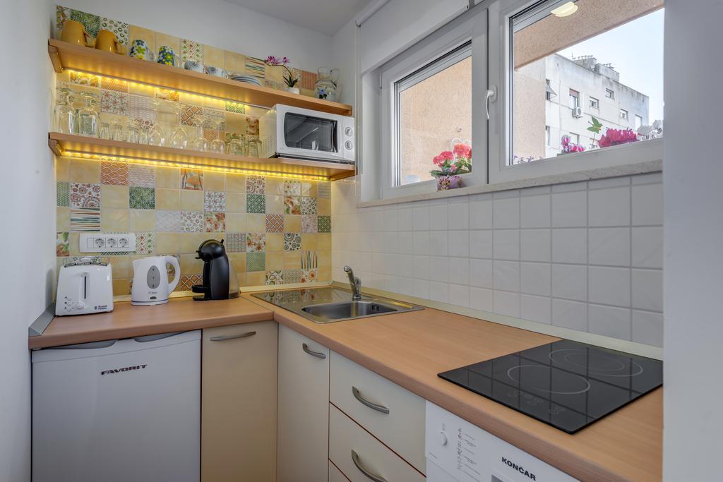 Room&Studio Apartment Just Enjoy Split Exterior foto